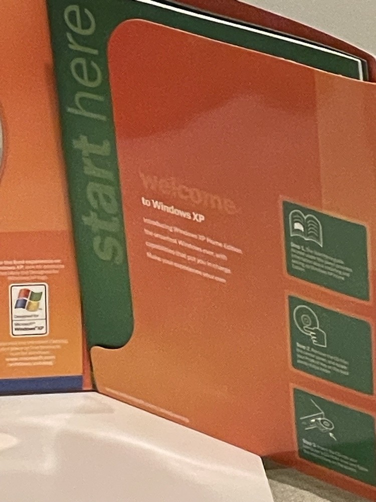 2002 Microsoft Windows Home Edition Operating System + Windows Media Player 9