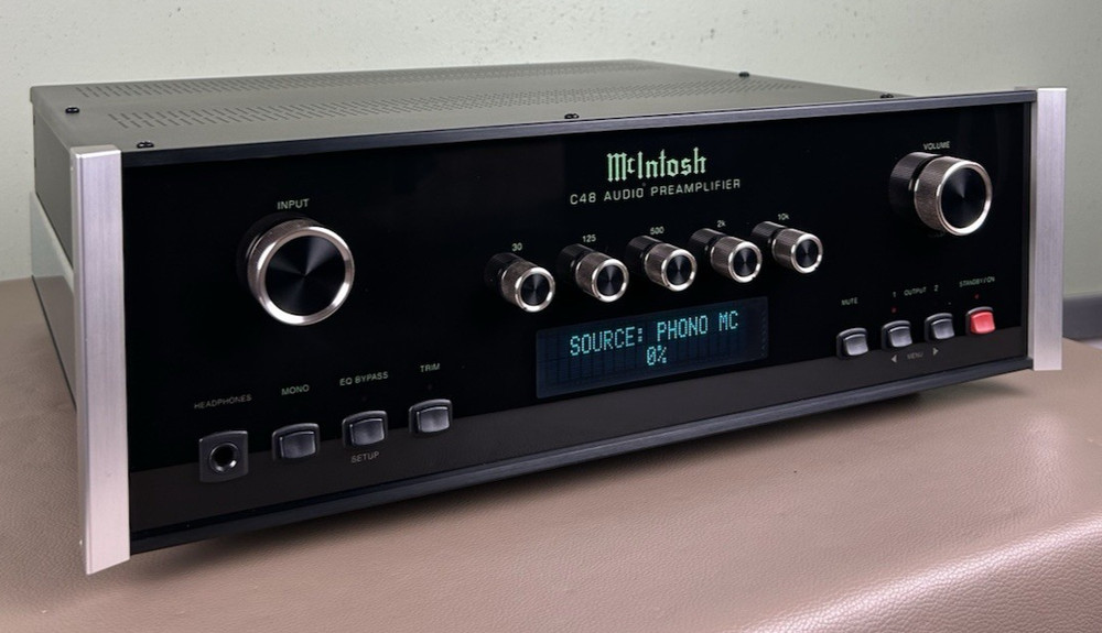 MCINTOSH C48 STEREO PREAMPLIFIER BOX NICE