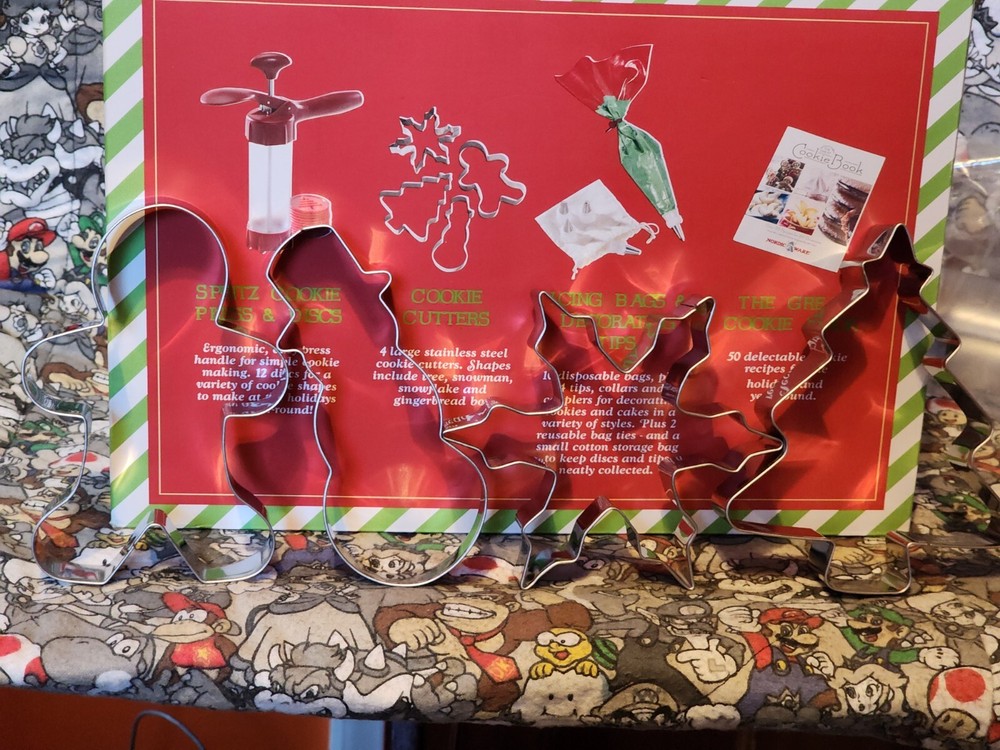 Nordic Ware Holiday Christmas Cookie Kit Spritz