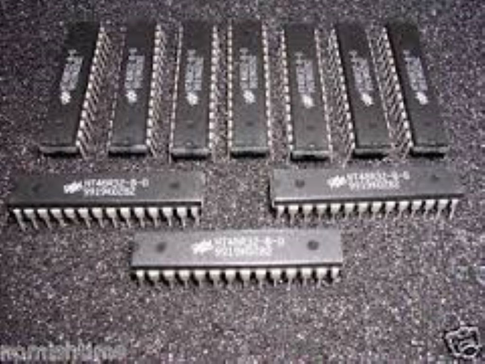 2pcs HOLTEK HT48R32-B-0 DIP-28 8-Bit Microcontroller Series RH