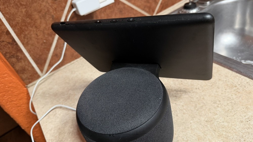 Amazon Echo Show 10 Black Alexa Display T4E4AT LOCKED Device Read