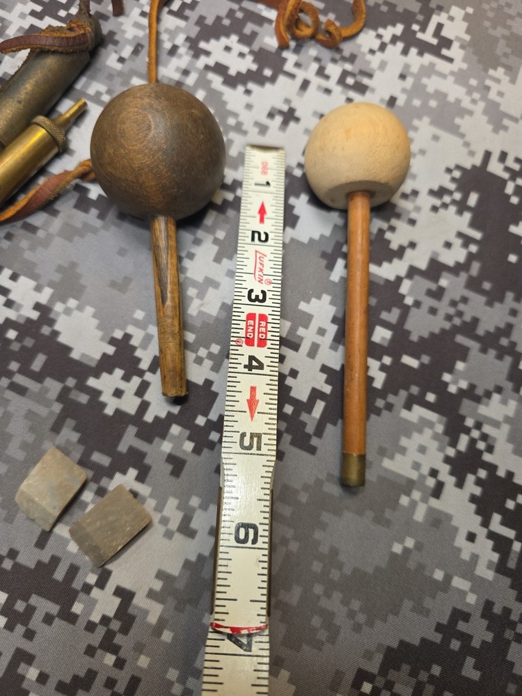 BLACK POWDER MUZZLELOADER FLINTLOCK TOOLS LOT CVA FLASK 2 TC FLINTS PAN PRIMER