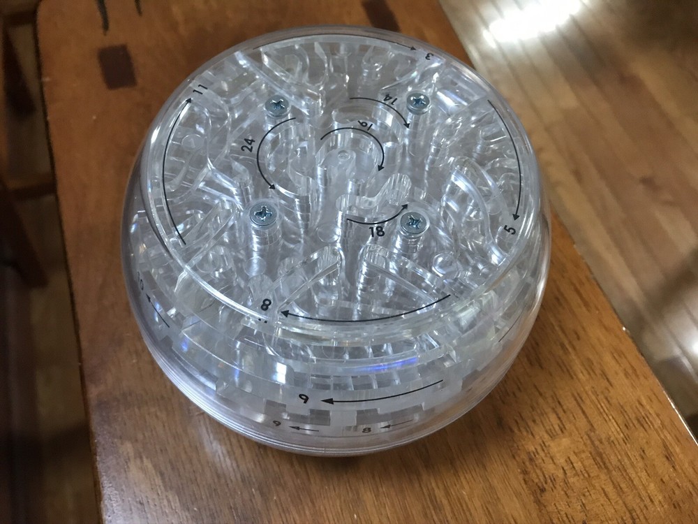 Manipulative Puzzle Ball