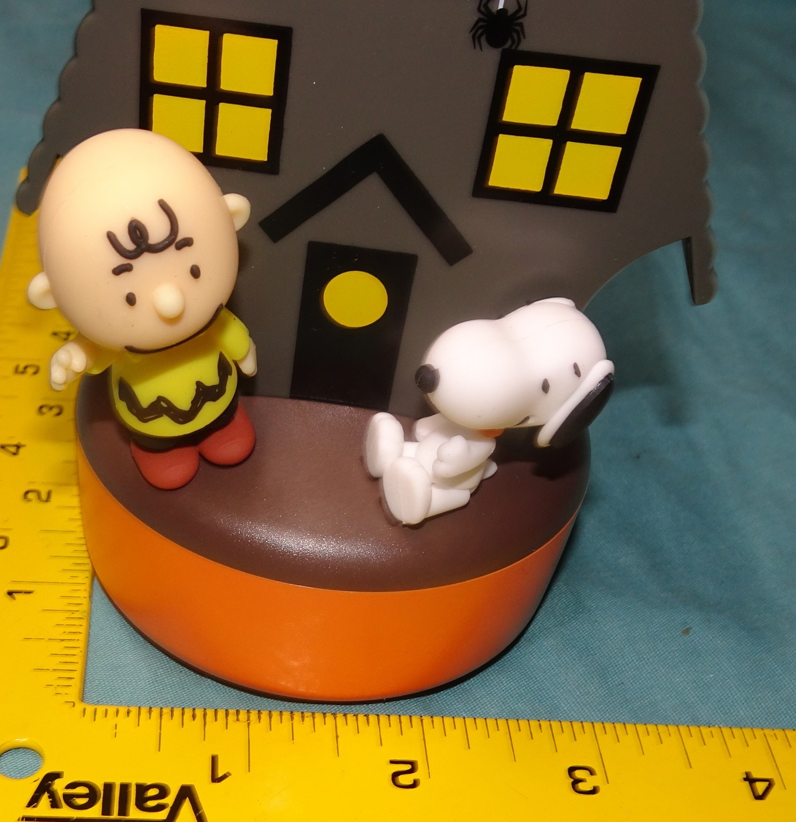 used = Peanuts Snoopy & Charlie Haunted House Diffuser Essential Oil Included