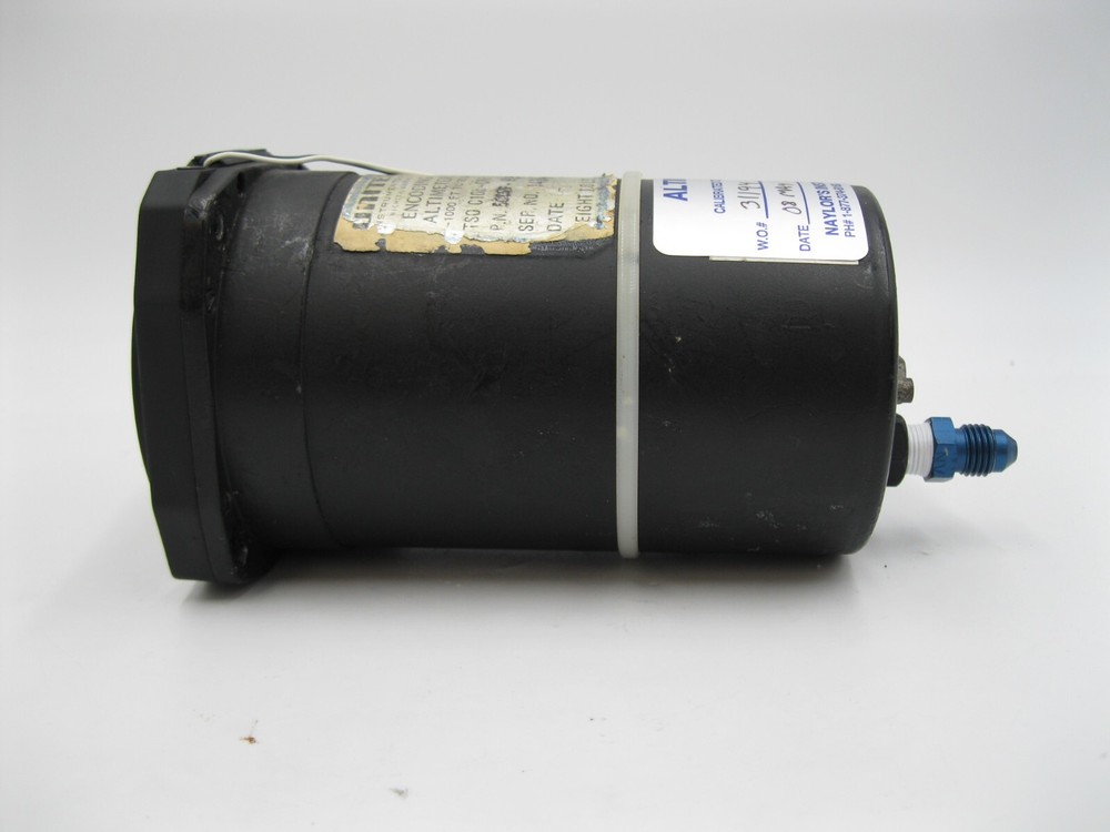 UNITED INSTRUMENTS ENCODING ALTIMETER PN: 5035P-P23 TESTED 8130