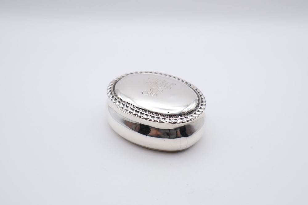 Quality Antique Solid Silver Oval Snuff Box Hallmarked Birmingham 1896