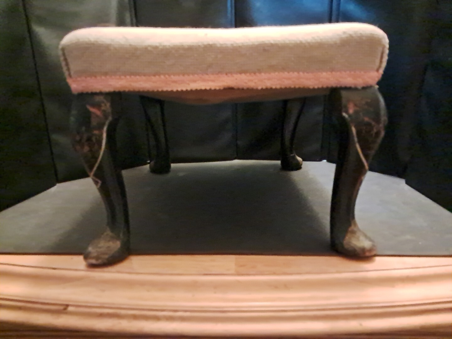 VINTAGE NEEDLEPOINT FLORAL DESIGN TOP WITH HAND PAINTED LEGS FOOTSTOOL