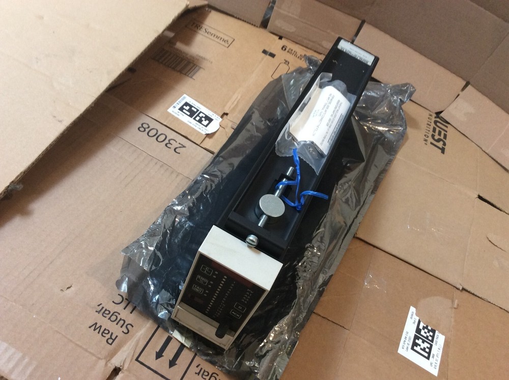 Moore 15738-120 Digital Single Loop Controller