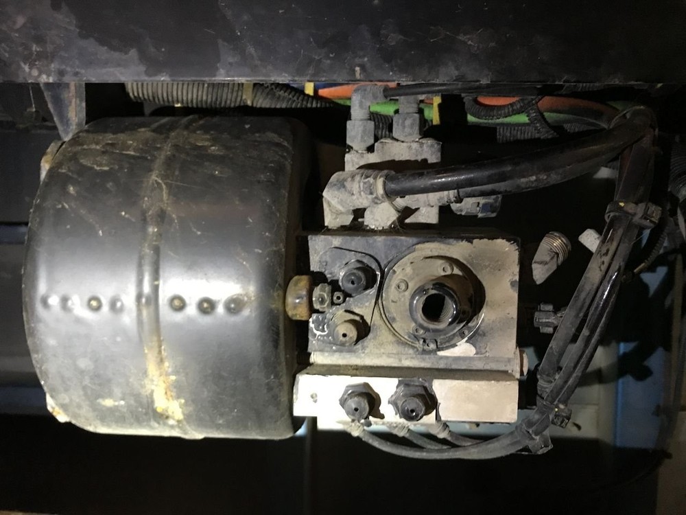 Bendix AD-IS Air Dryer - Used