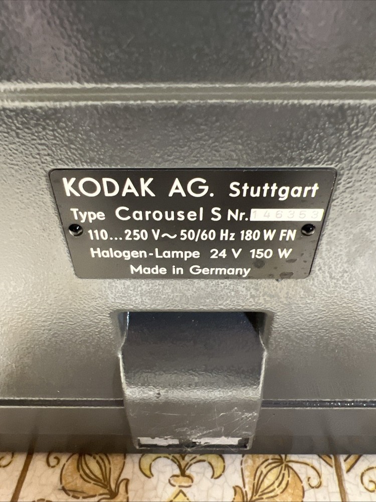 RARE Kodak Carousel S Slide Projector Germany Version with Remote TESTED