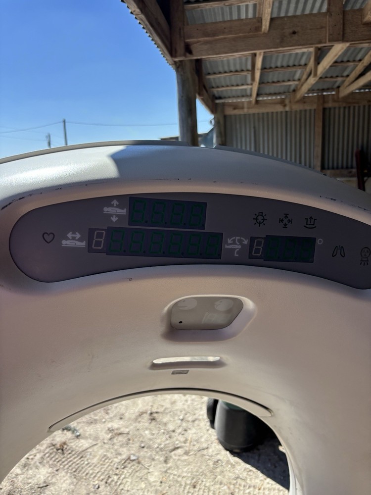 GE LightSpeed Medical Imaging Scanner Housing w/ Control Panel & Electronics