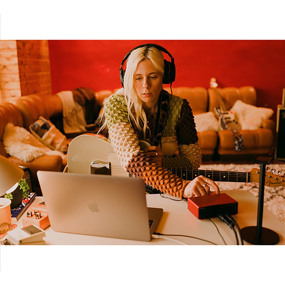 Focusrite Scarlett 2i2 4th Gen Audio Interface