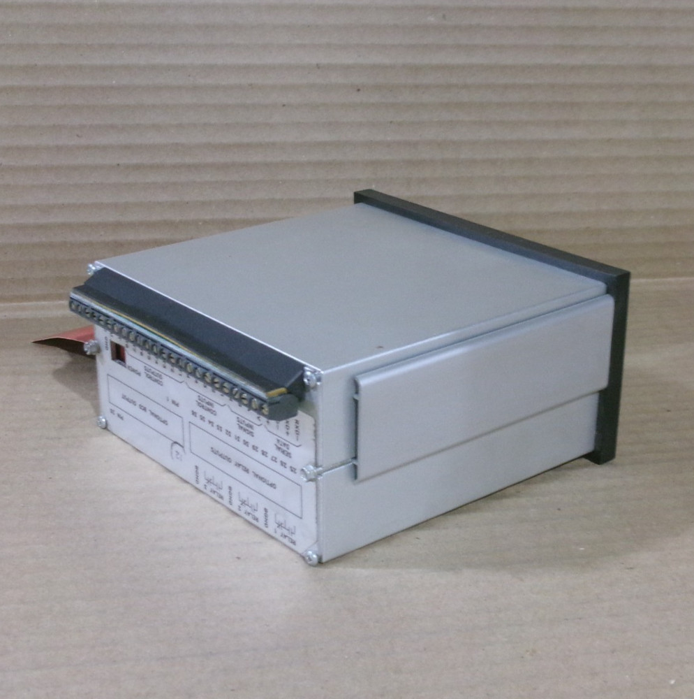 Dynapar Max Tach 1 MT100S00 Programmable Indicator AK