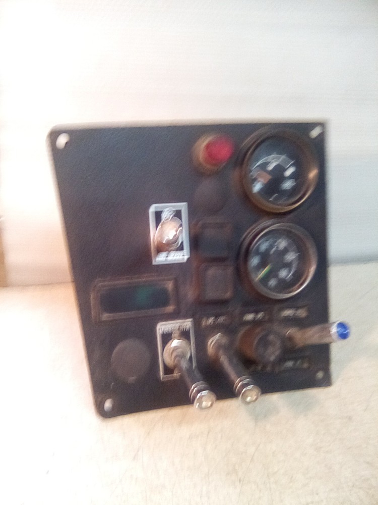 Mack RD600 Gauge Panel
