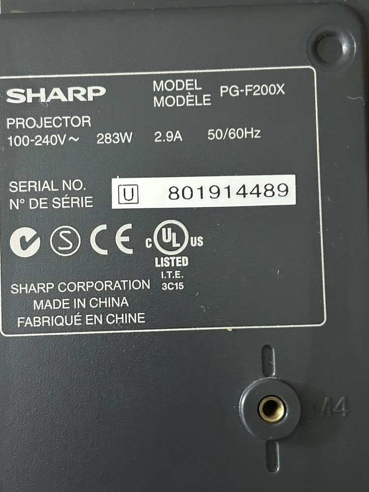Sharp PG-F200X DLP VGA/DVI Projector NO REMOTE