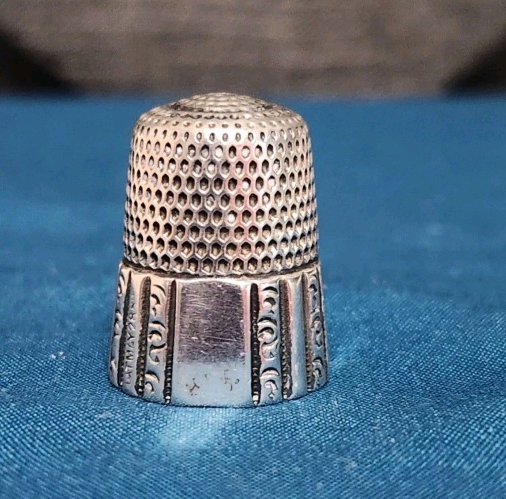 Antique Simons Bros Co Sterling Silver Thimble Size 11 Panel Border