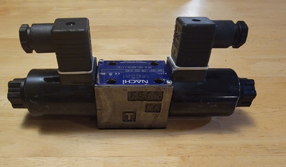 NEW Nachi SA-G01-C5-D2-E40 Directional Control Valve