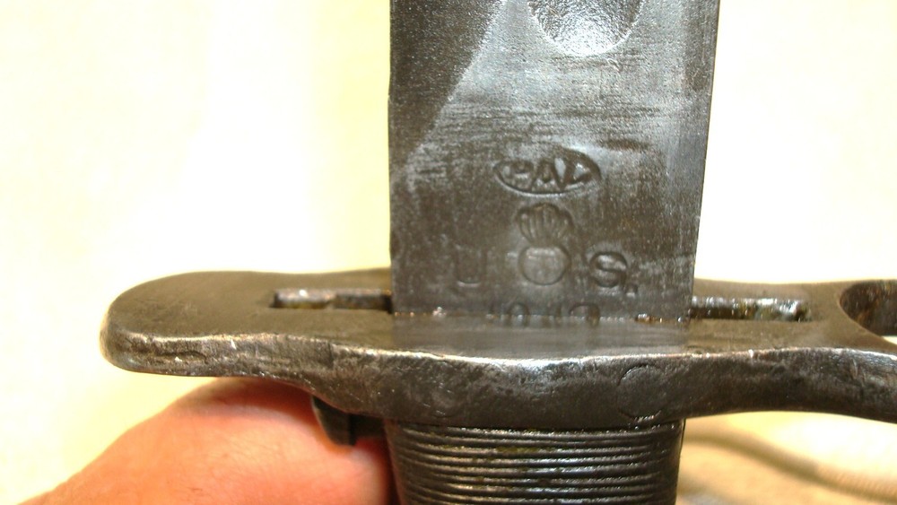US MARKED BAYONET