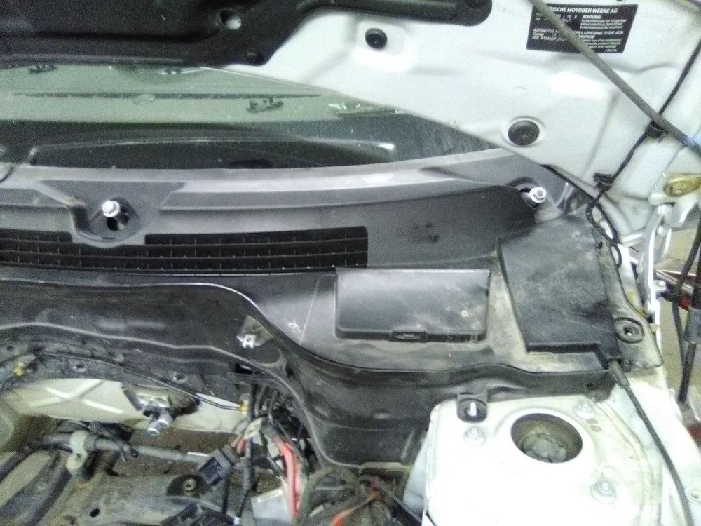 .15 Mini Cooper Cowl Vent Panel