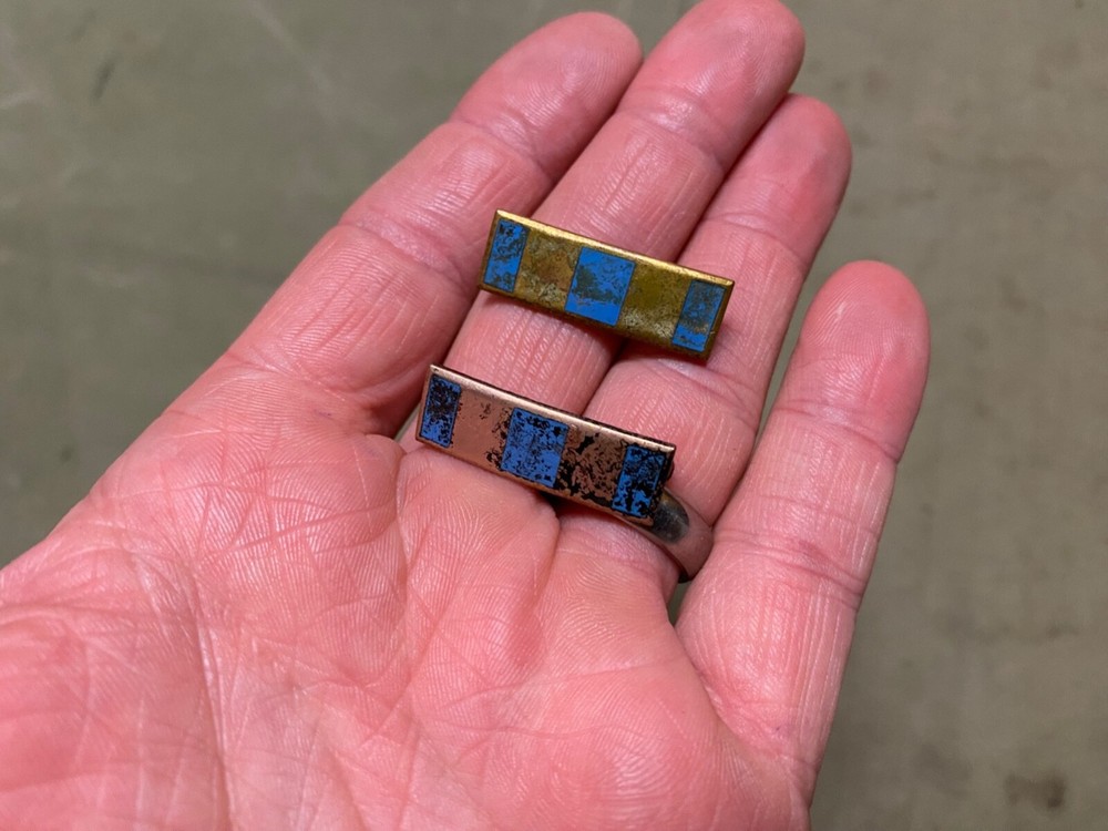 ORIGINAL WWII US ARMY OFFICER 2ND LIEUTENANT JACKET, SHIRT COLLAR INSIGNIA LOT