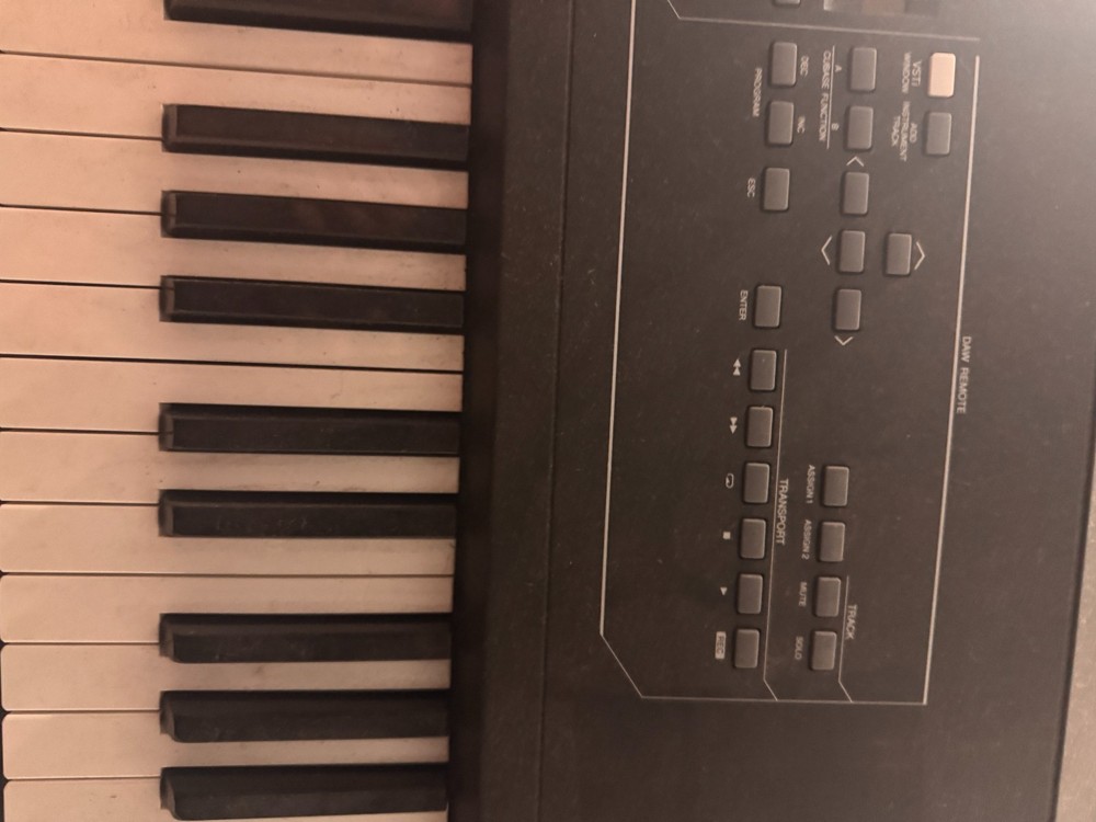 Yamaha kx8 USB/Midi Controller - 88 key