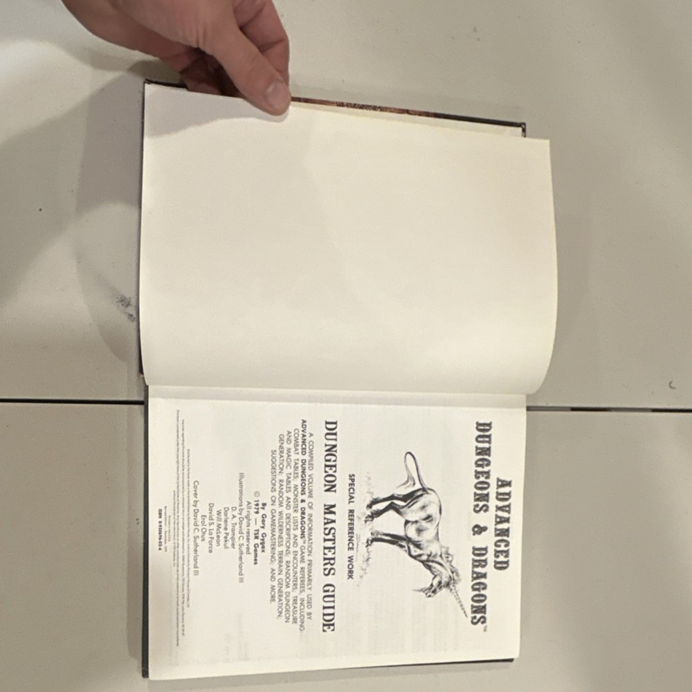 TSR Advanced Dungeons & Dragons Dungeon Masters Guide by Gary Gygax