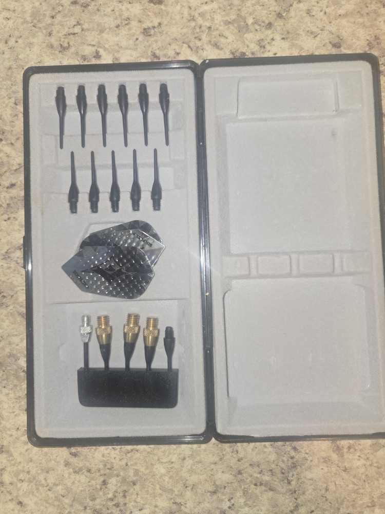 4 Sets - "SOFT TIP DARTS" - PLUS Many Accessories / Case, Shafts, Tips & Flights