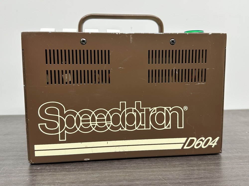 Speedotron D604 Studio Strobe Lighting Power Supply Pack - B71