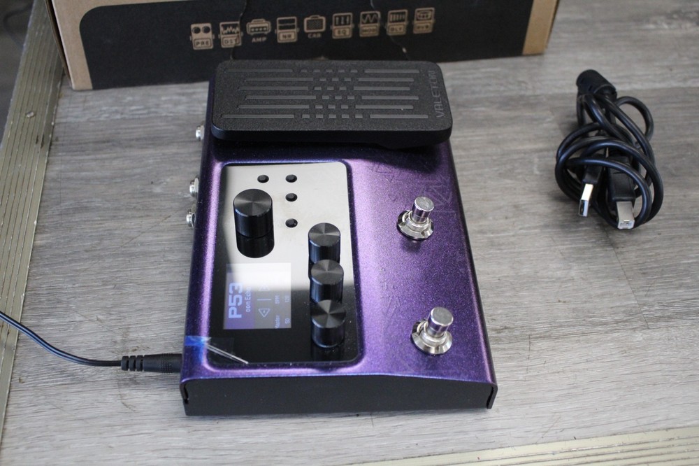 VALETON MULTI-EFFECTS PROCESSOR 140 Built in Expression Pedal w/Adapter in Box