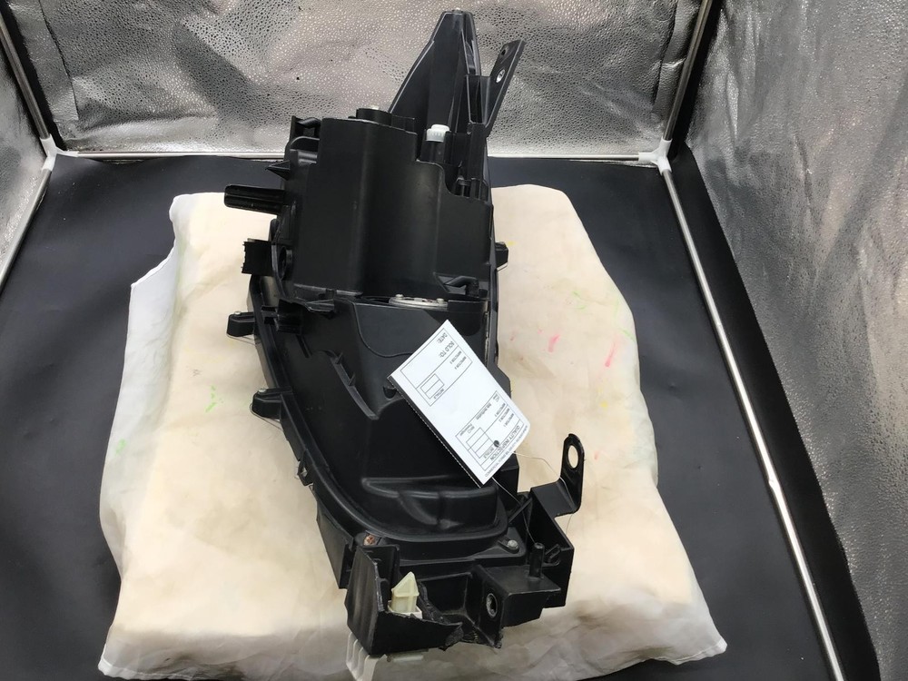 2017-2018 MAZDA 3 LEFT Headlamp halogen, LH