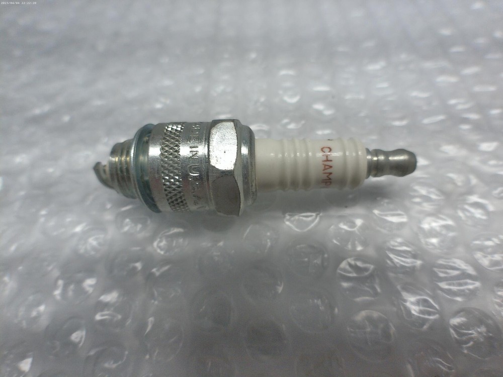 CHAMPION JI8YC SPARK PLUG NSNP