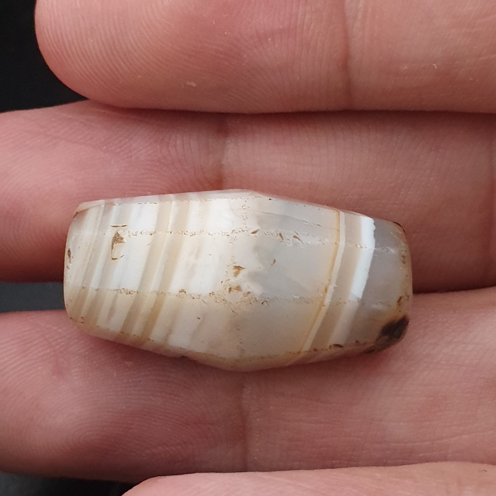 Old Suliemani Agate Amulet Striped Natural Pattern