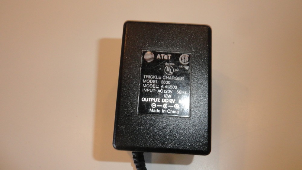 ZZ3: AT&T MODEL 3630 TRICKLE CHARGER
