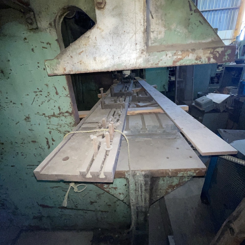 Chicago Punch Press 8ft X 2ft Bed￼90 Ton
