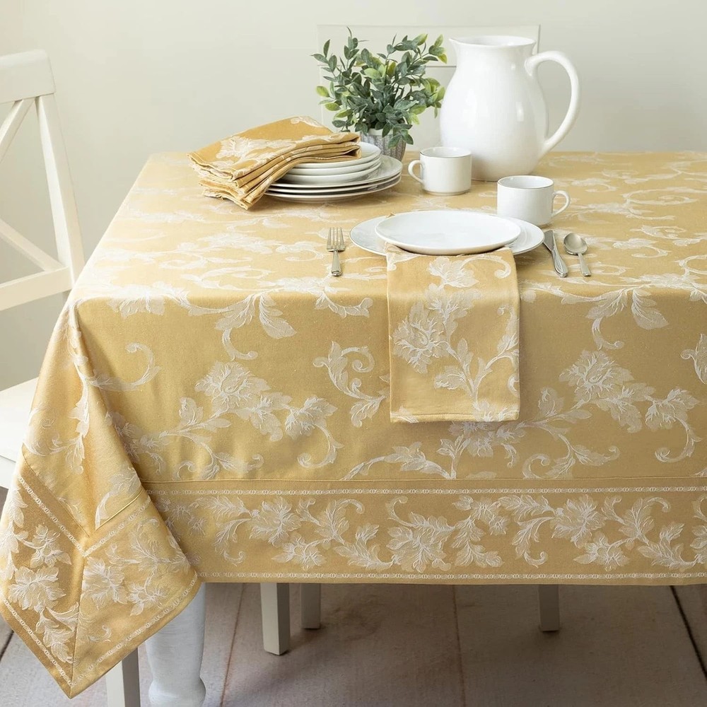 Luxury Damask Table Cloth - Ideal for Special Occasions