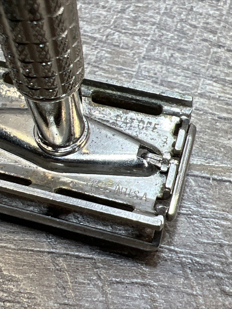 Vintage Gillette Flare Tip Super Speed Safety Razor - Date Code E1 1959