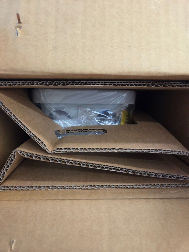 Pelco WCS1-4 Master Camera Power Supply *OPEN BOX