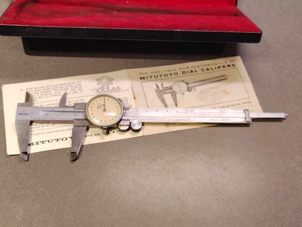 Mitutoyo dial caliper code # 505-626 W/ Manual And Case