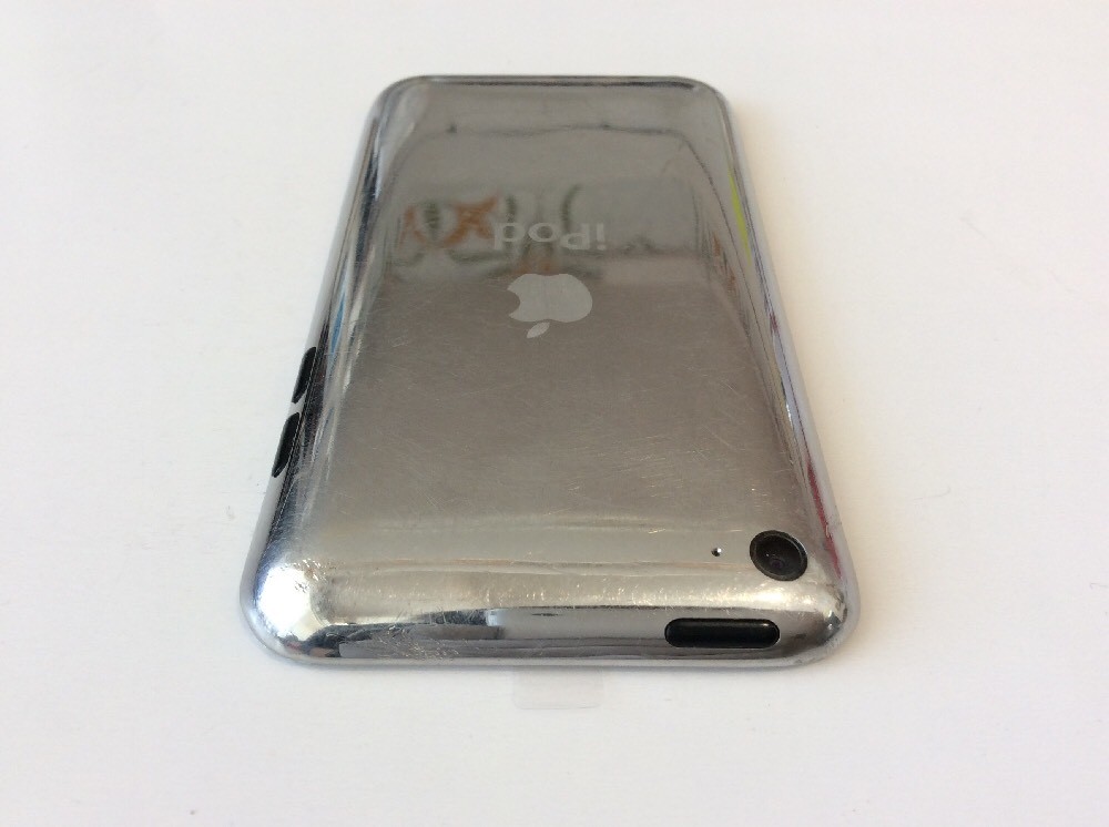 Apple iPod touch 4th Generation White (16 GB) Good Condition