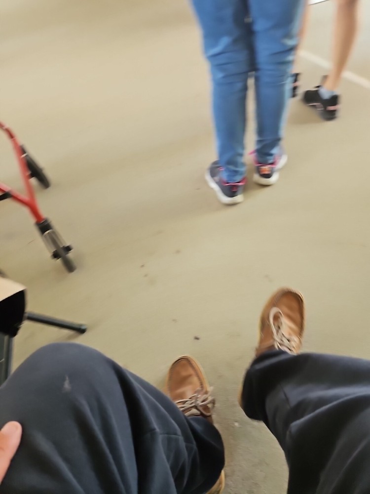 Utopia 360 Universal Virtual Reality Headset W/ Bluetooth Controller .