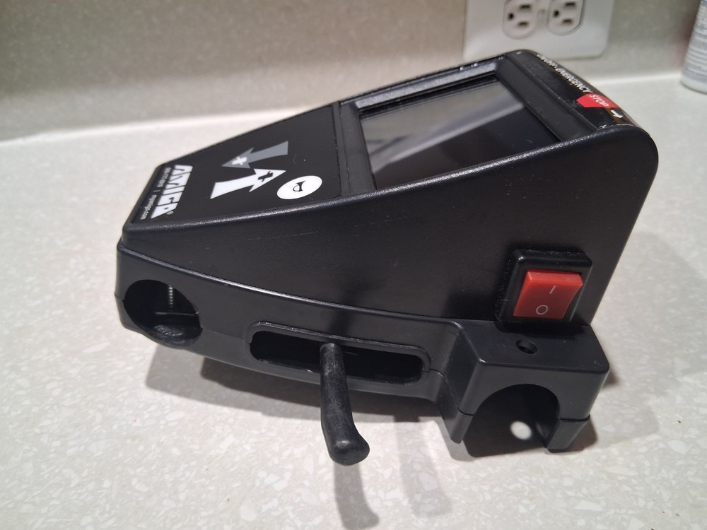 Amigo throttle with display