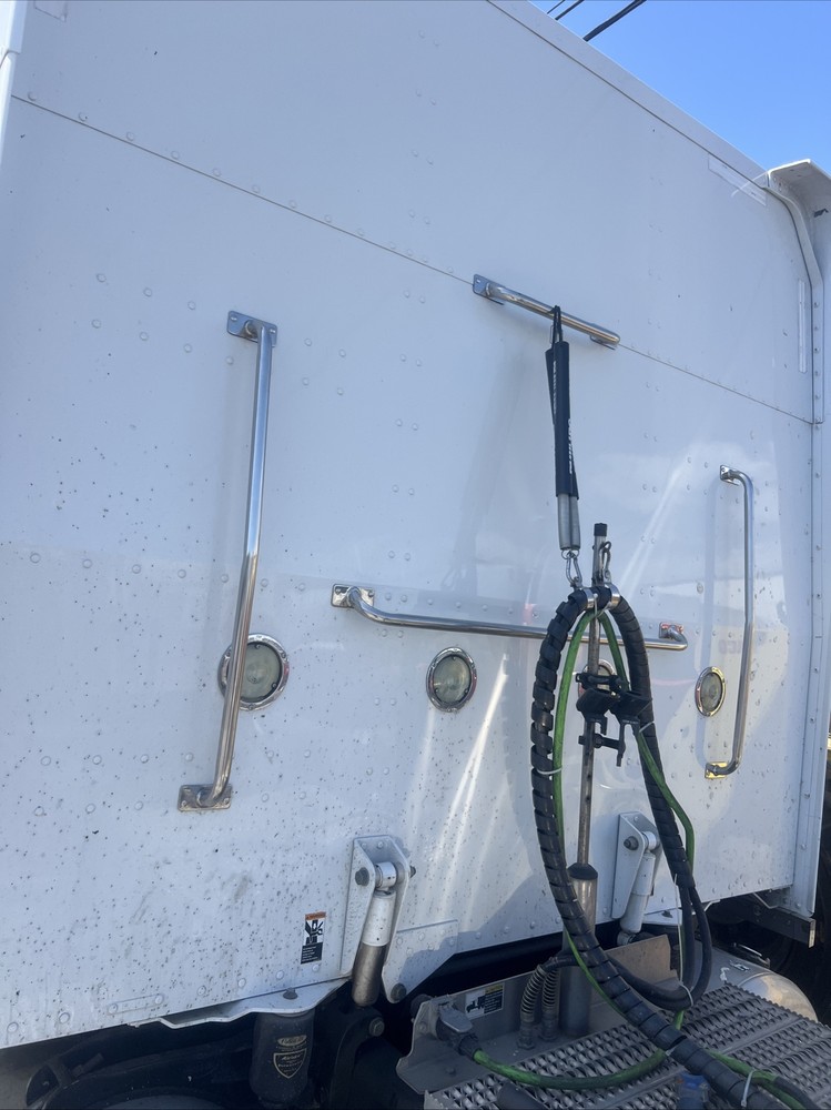 Peterbild 389 2020 Canvin Sleeper.