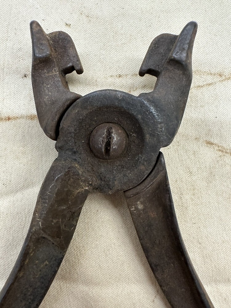 Vintage HOG RING Pliers?