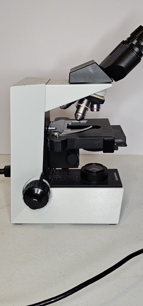 Olympus CH30RF100 Binocular Microscope w/Objectives 4x 10x 40x 100x