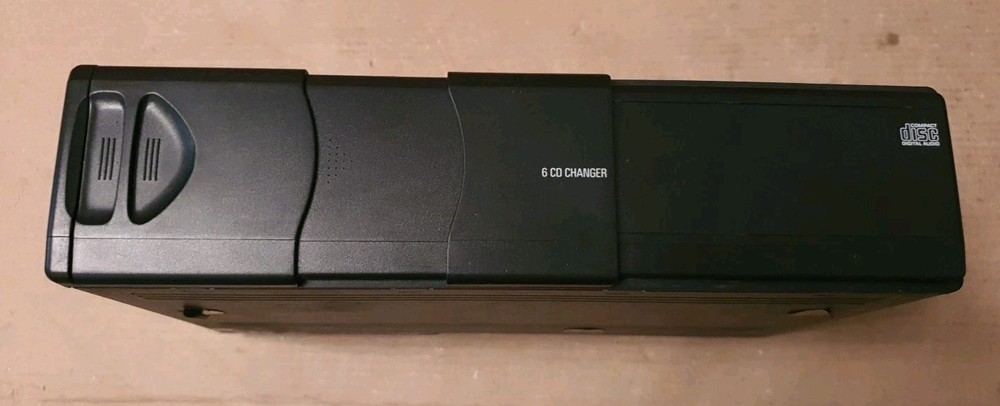 BMW E46/X5/E53 98-06 M3 6 DISC CD CHANGER MULTICHARGER 6913389