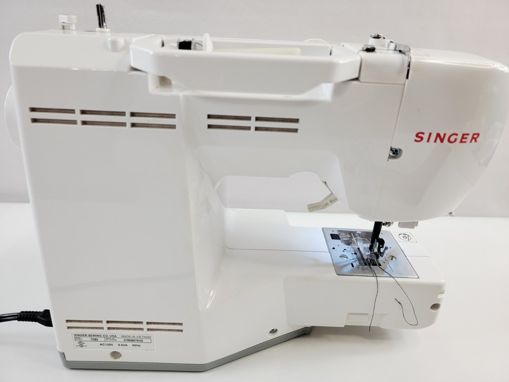 Singer Patchwork 7285 Sewing & Quilting Machine W/ Extension Table - VIDEO