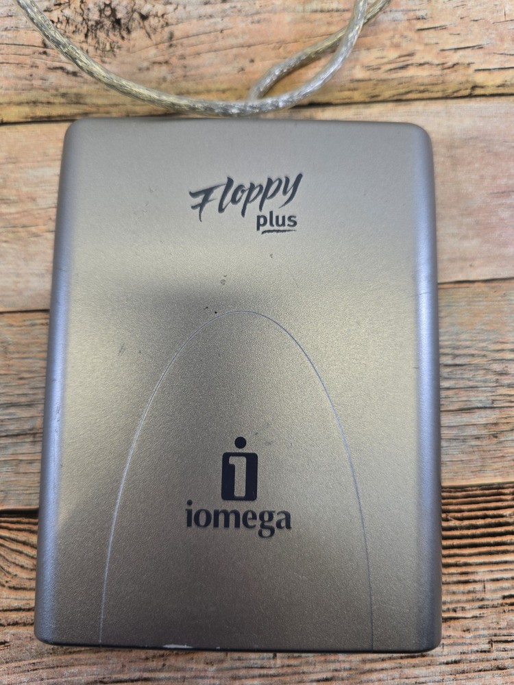 IOMEGA CRE-01A Floppy Plus 7-in-1 Card Reader