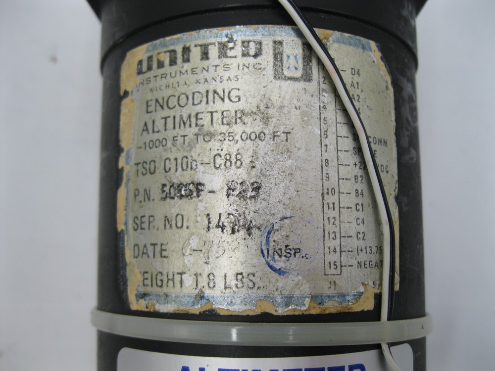 UNITED INSTRUMENTS ENCODING ALTIMETER PN: 5035P-P23 TESTED 8130
