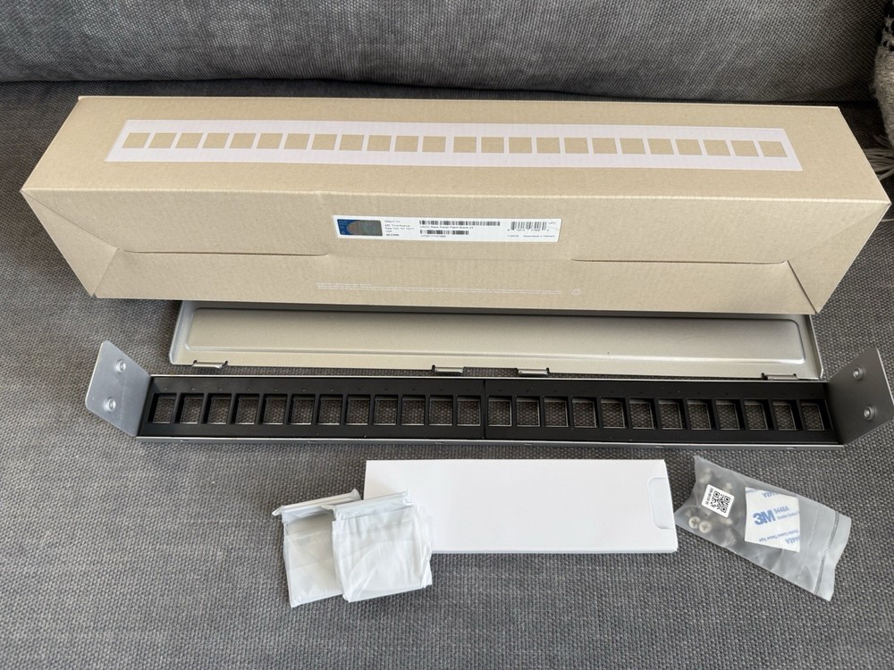 Ubiquiti Unifi Rack Mount Blank Patch Panel 24-Port UACC-RACK-PANEL-PATCH OPEN B