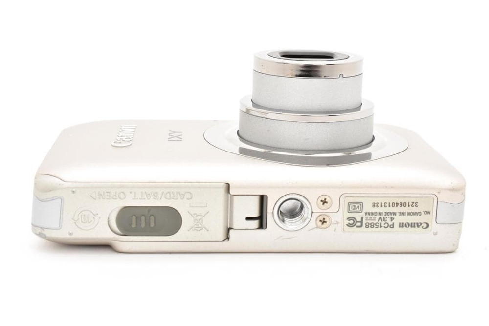 Canon IXY 210F Silver Compact Digital Camera Excellent Condition